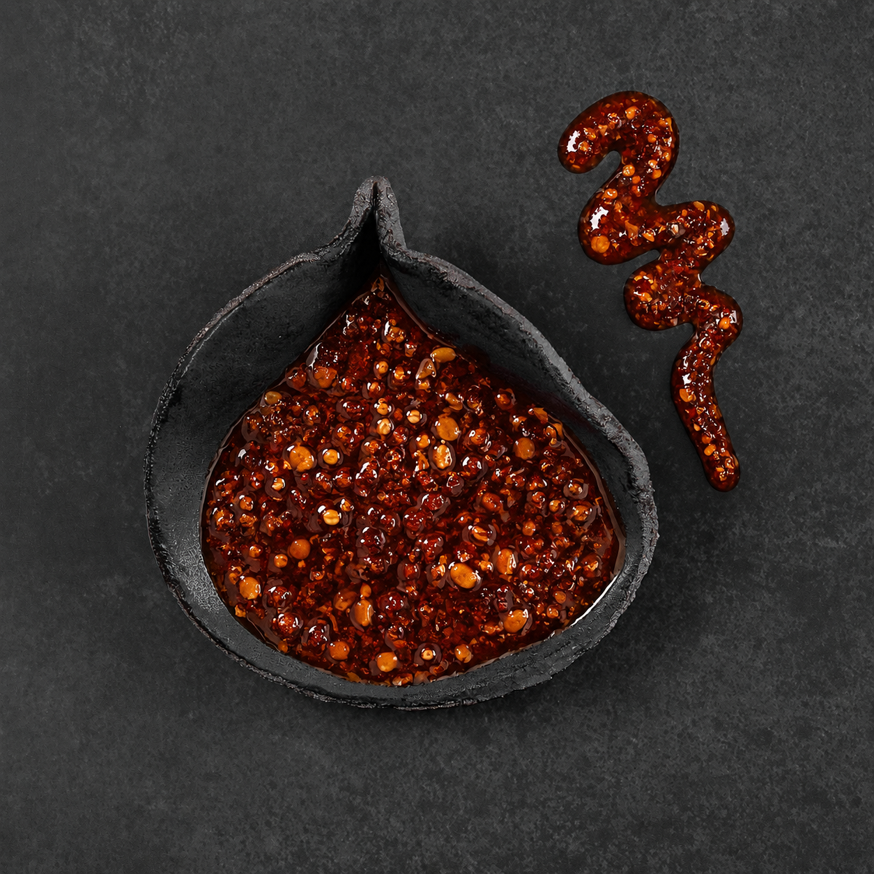 Crispy Chili Öl mit Zwiebeln, Knoblauch und gerösteten Sojabohnen