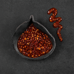 Crispy Chili Öl mit Zwiebeln, Knoblauch und gerösteten Sojabohnen